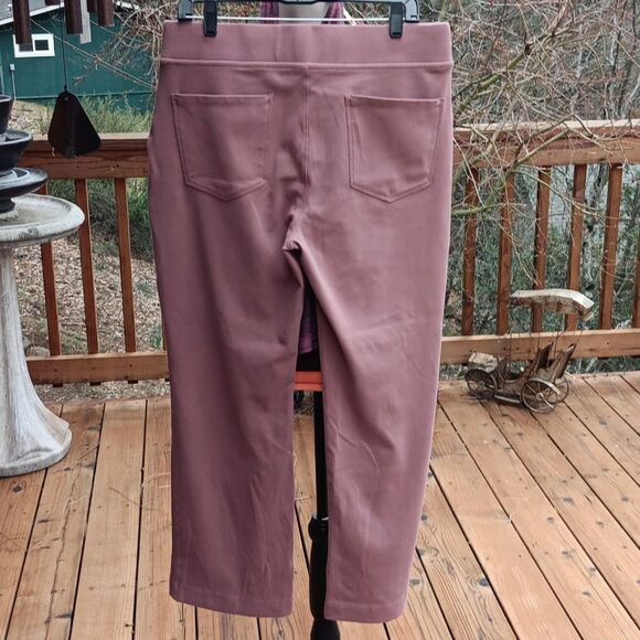 Duluth Trading Co. - Picture 4 of 10